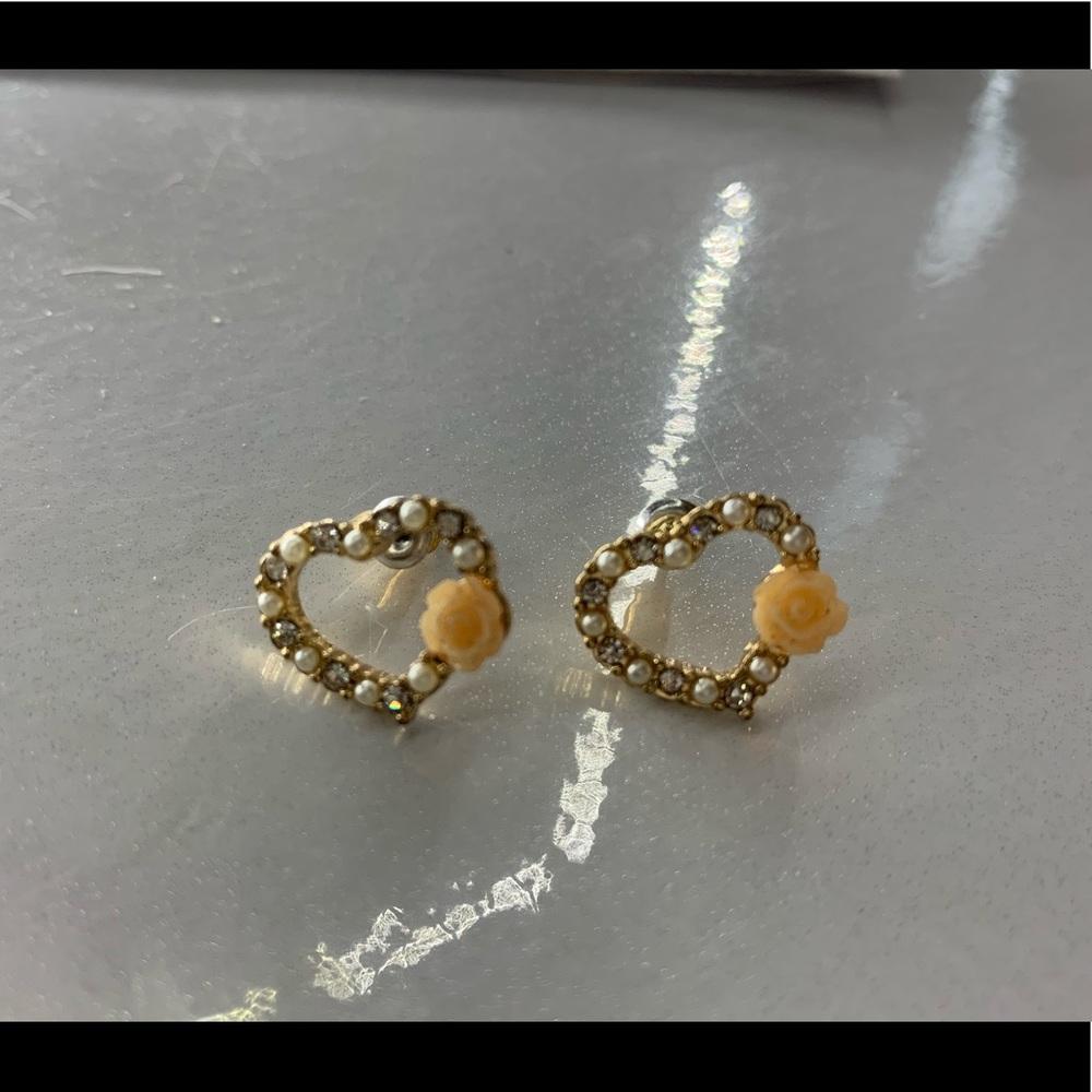 3 Sets of Stud Earrings